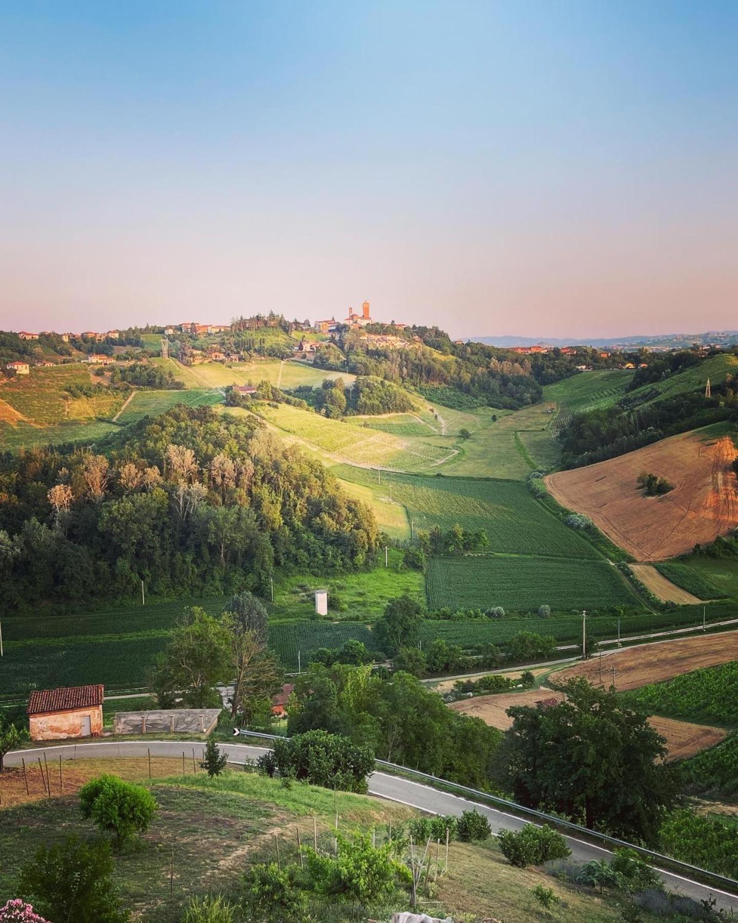 Villa Agriturismo I Suri Asti Extérieur photo